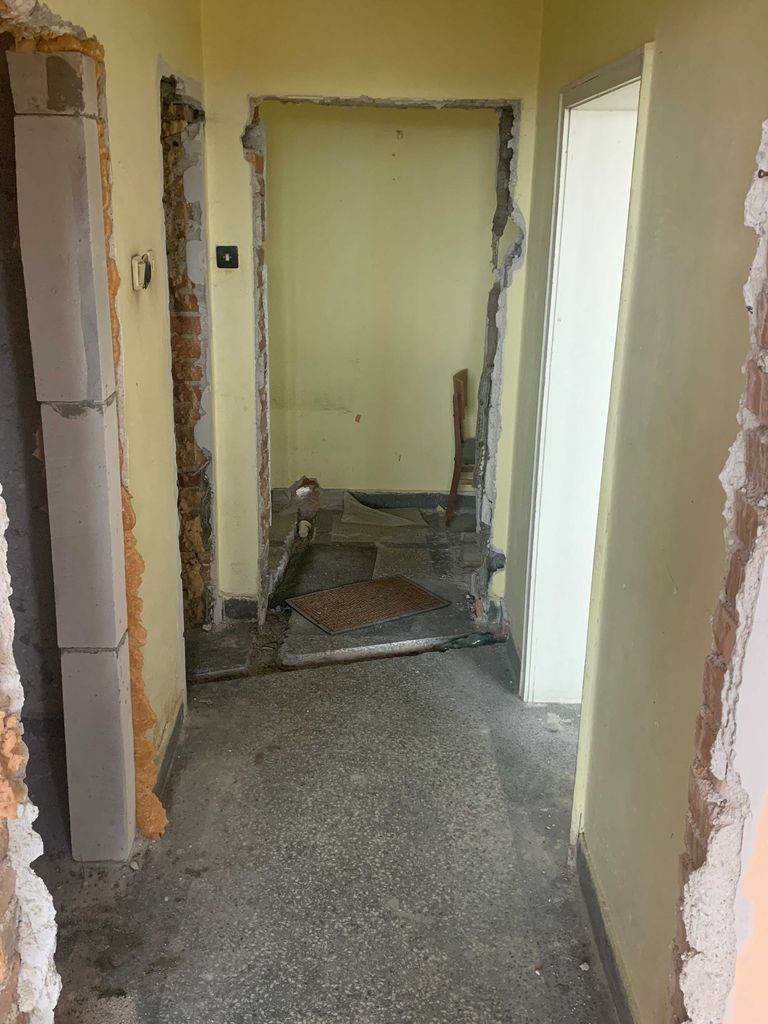 Продава се Многостаен апартамент в Карлово - 107 кв.м за 954 €/кв.м - Снимка #3