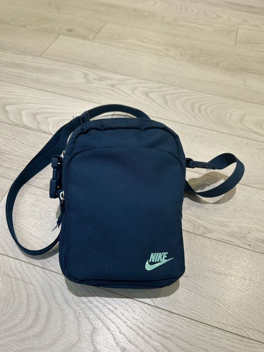 Nike чанти , за през рамо