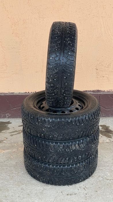 Зимние шины с дисками 185\65 R15