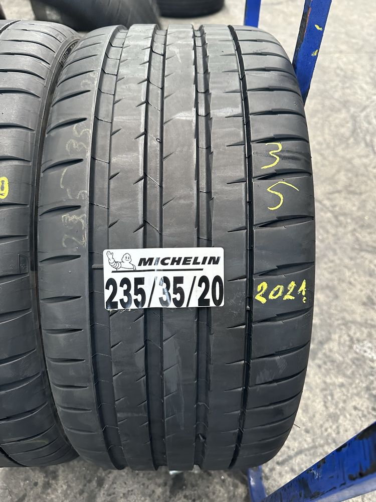 235/35/20 Michelin