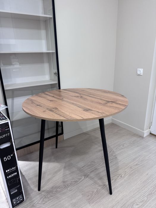 Кухонный стол 90 см