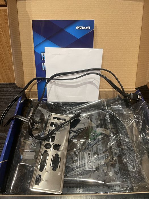 ASRock H510M-HDV R2.0 + i3 10105f + стоково интел охлаждане