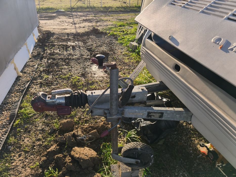 Vând rulota sau schimb cu Toyota RAV4 an 2000-2005 in 3 usi