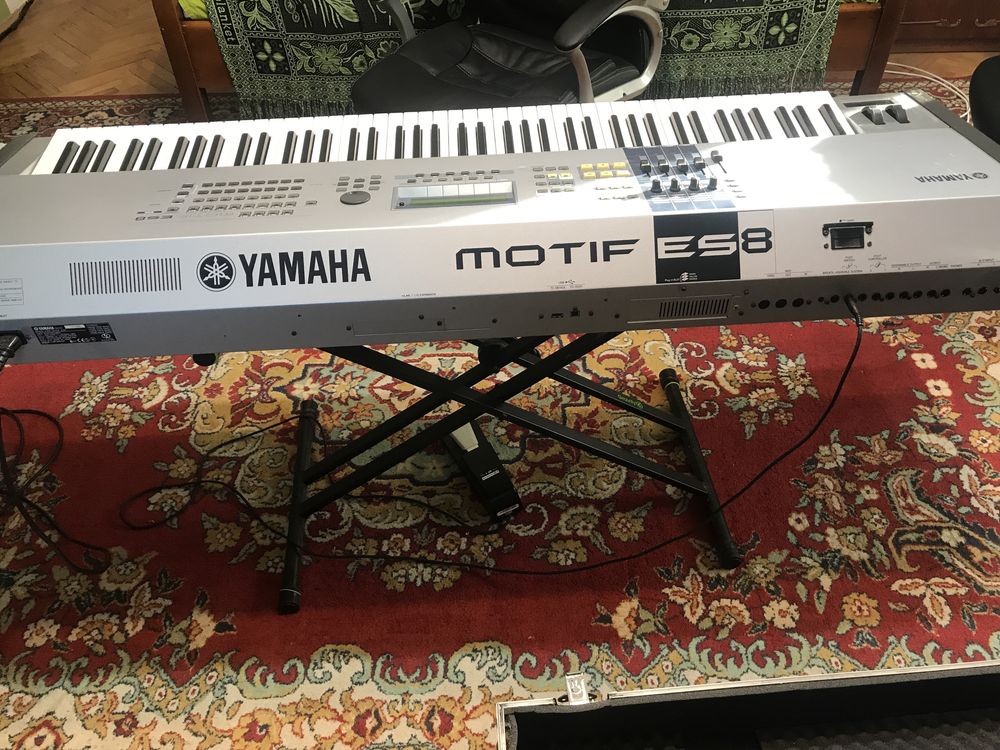 Yamaha Motif ES 8