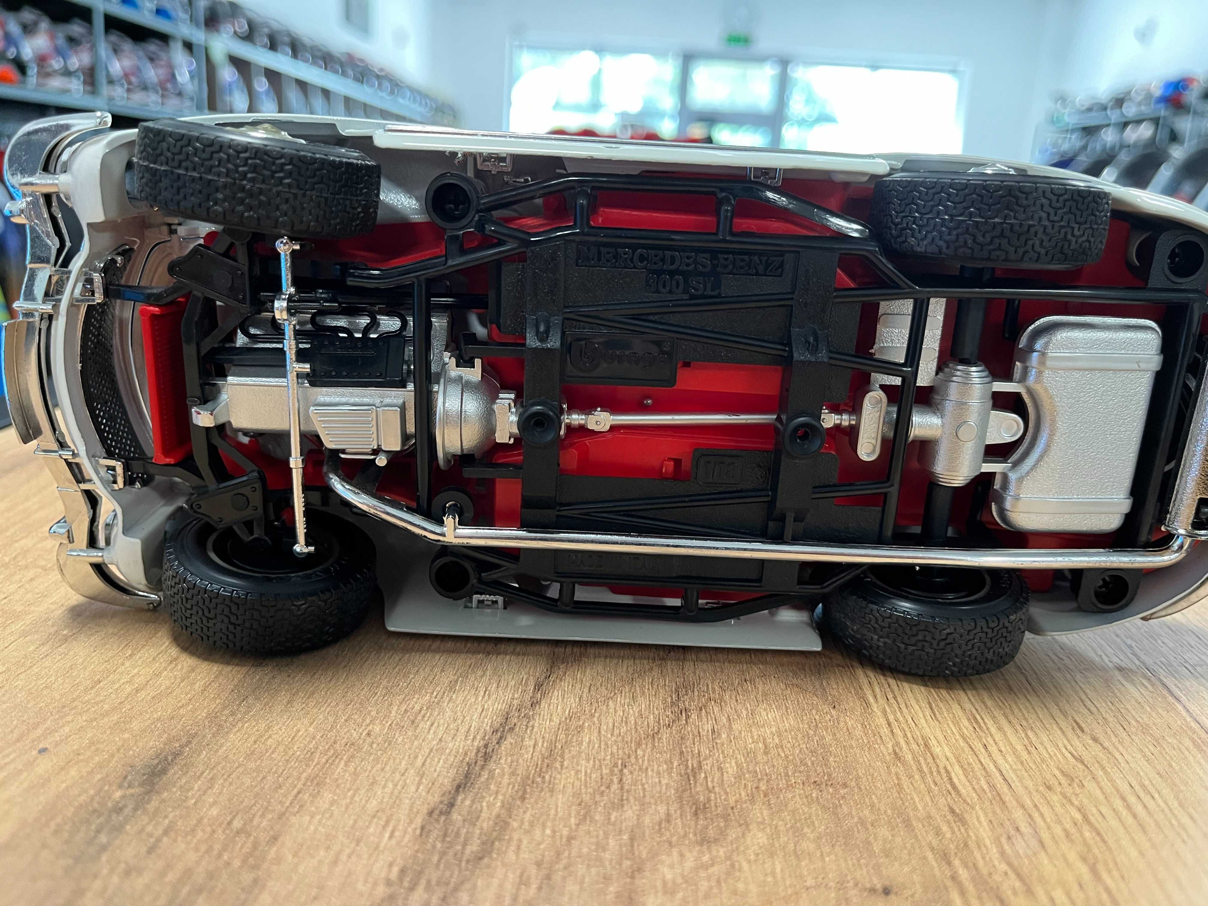 BBURAGO метален колекционерски модел количка MERCEDES BENZ 300 SL 1:18
