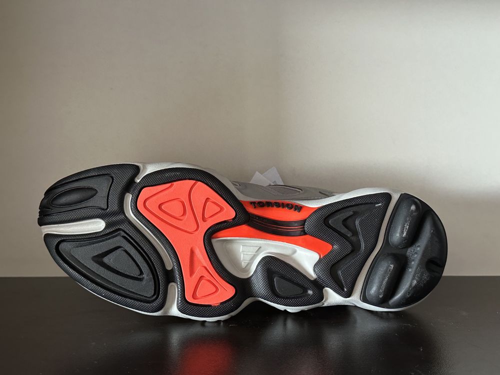 Adidas Fyw S97 44н 28см Стелка Нови с Кутия