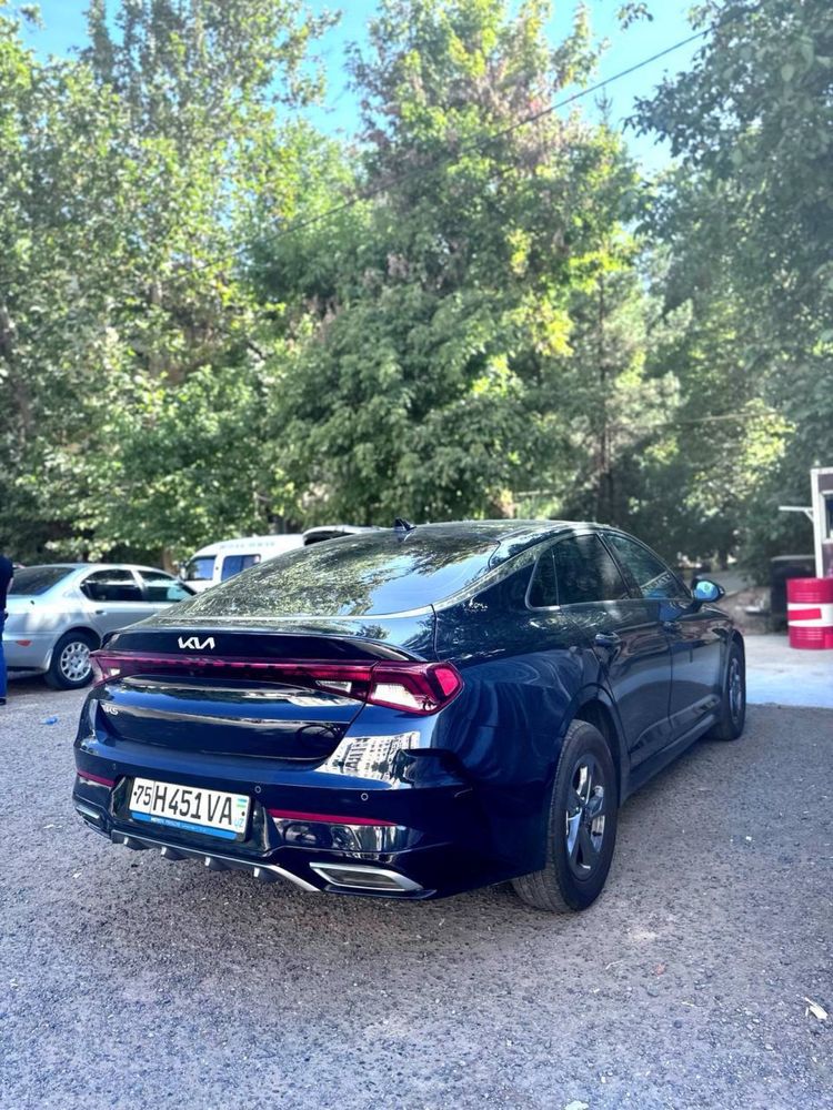 Kia K5 2L 2023 Metani bilan
