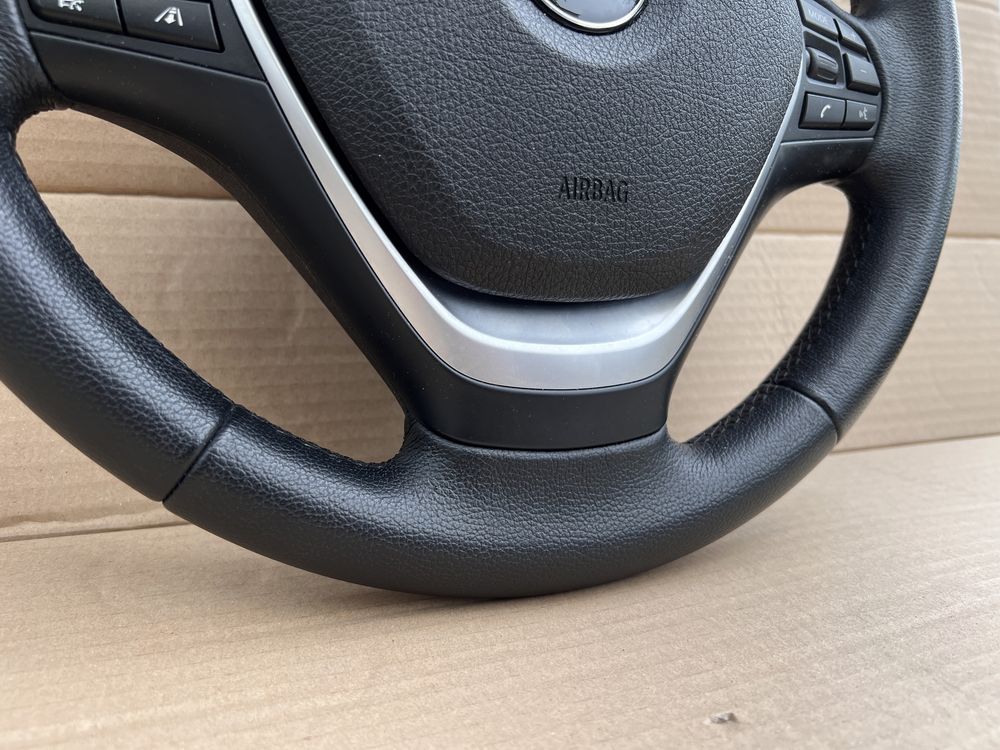 BMW F30/31/32 Волан с пера и всички копчета.