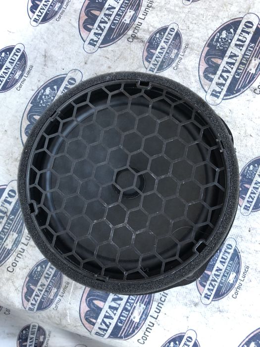boxa stanga fata audi a3 8v