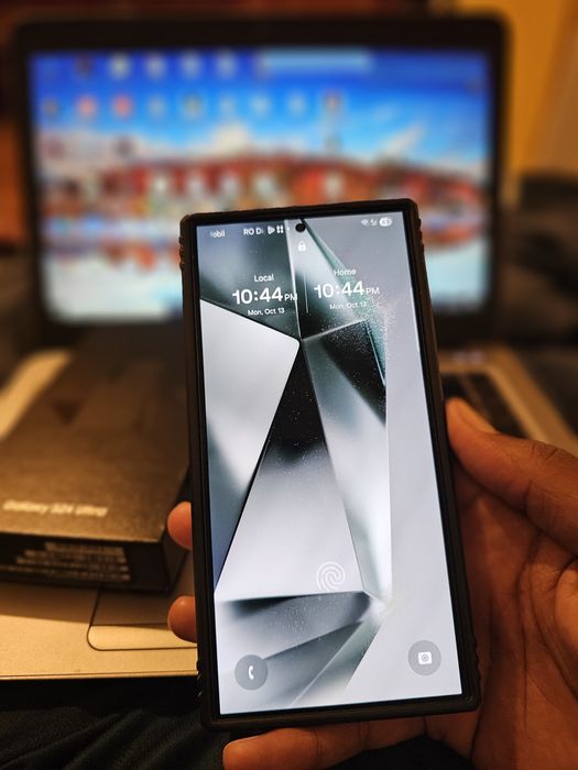 Samsung S24 Ultra 512GB în stare excelentă + cutie și cablu original