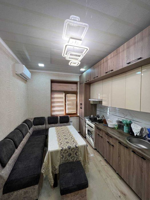 Yunusobod 7 kv 4x3 qlingan uy ijaraga Qizlar va oilaga beriladi