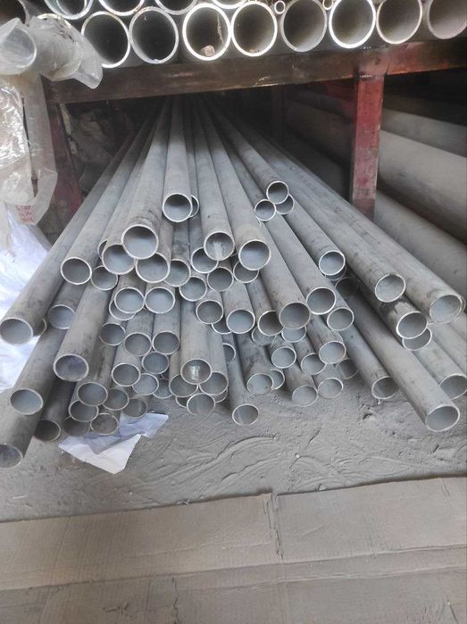 Труба  нержавейка( из нержавеющей стали)бесшовная матовая 51х3