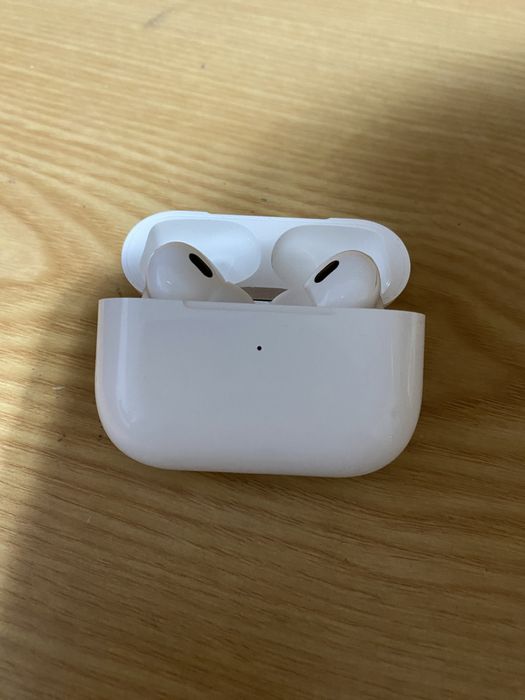 Casti tip airpods