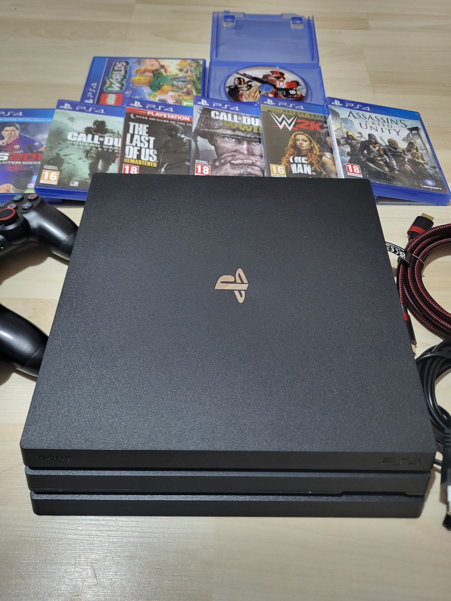 Playstation 4 PRO 1TB + игри