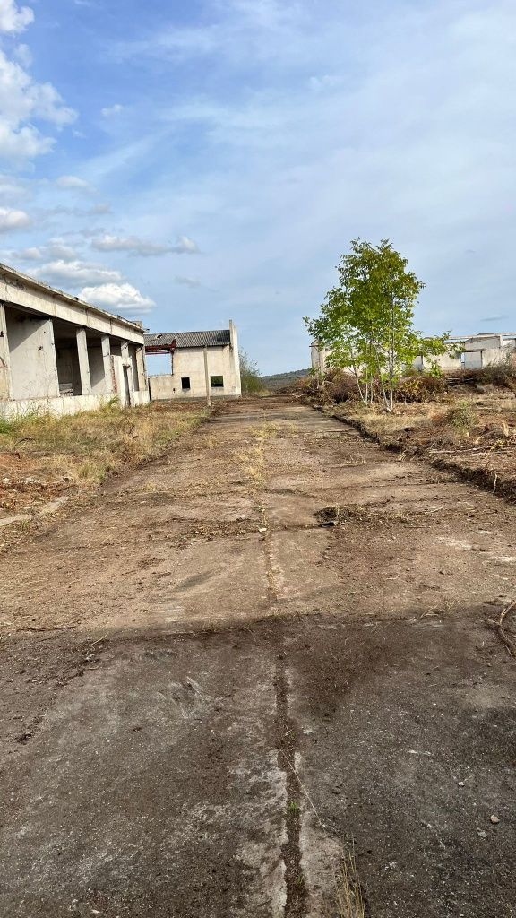 Продава се Промишлена сграда в Брезово - 30000 кв.м за 50 €/кв.м - Снимка #15