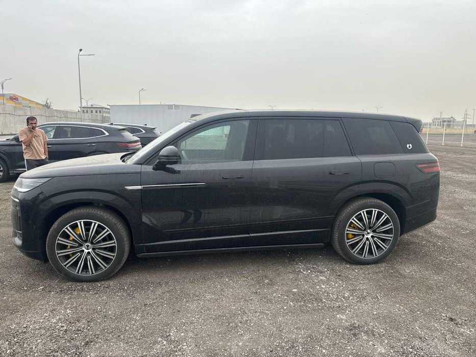 Продается гибридный внедорожник Denza N9 (full version)