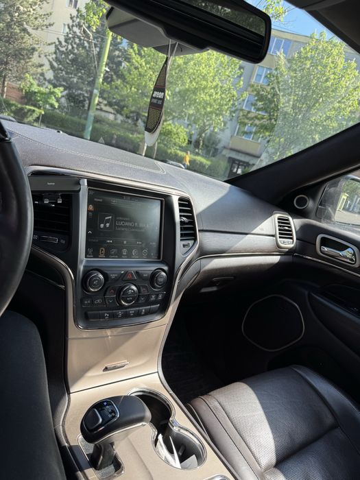 Jeep Grand Cherokee Summit Edition