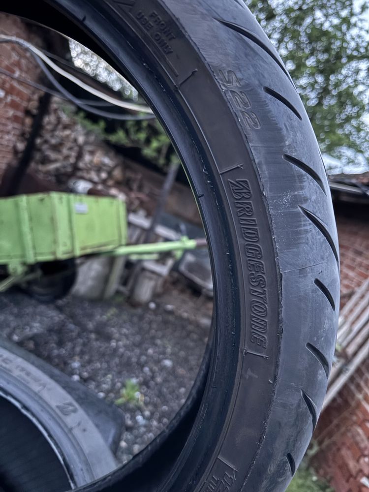 Предна гума за мотор Bridgestone 120/70 - 17