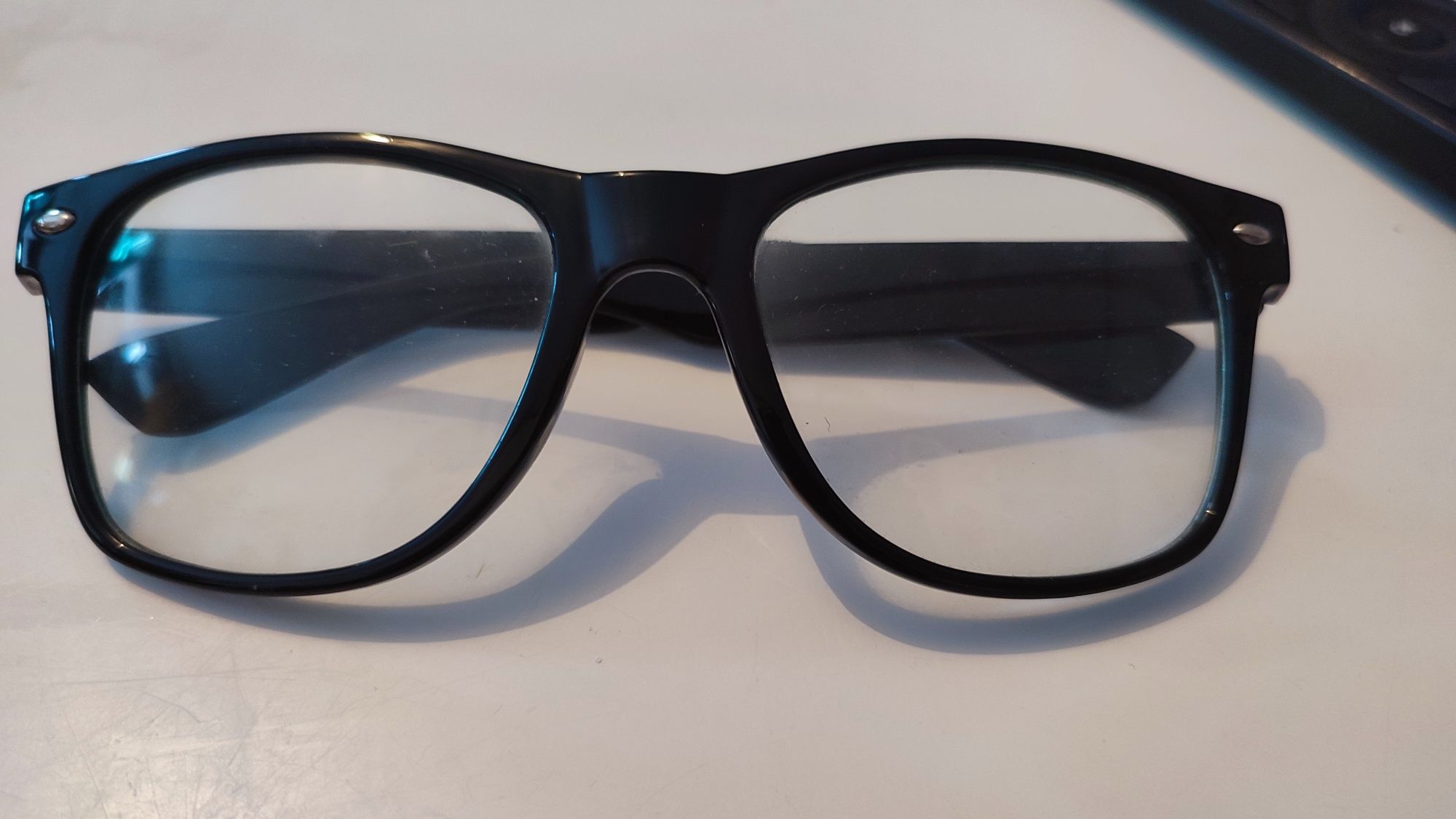 Черна рамка за диоптрични очила