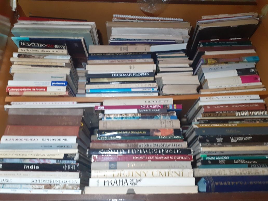 500+ Хромни и метални аудио касетки,книги,албуми,дискове,футбол