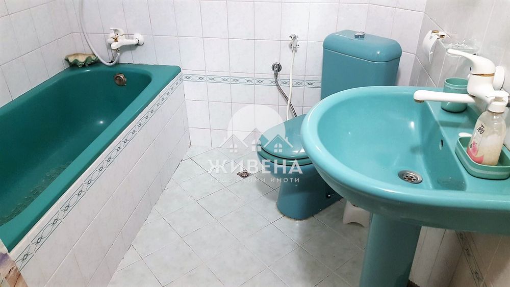 Дава се под наем Тристаен апартамент в Варна, Централна поща - 120 кв.м за 614 € - Снимка #10