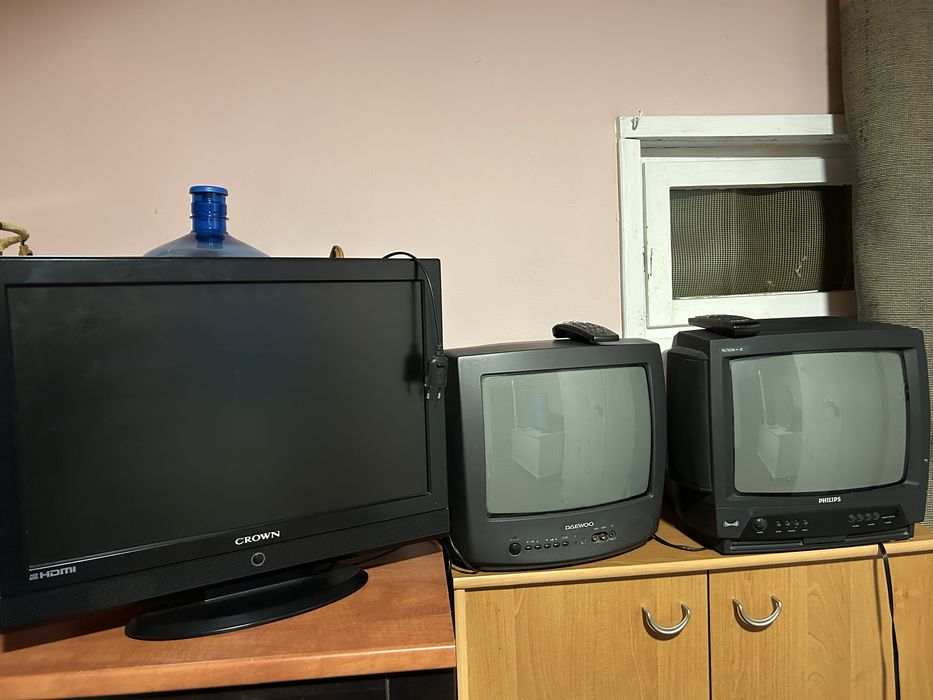 Малки телевизори 2бр за 50 лв. общо. Работещи.