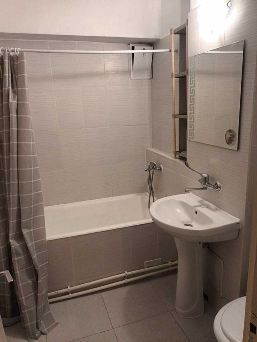 Apartament 3 camere Etj 2 de inchiriat zona Ultracentrala Universitate