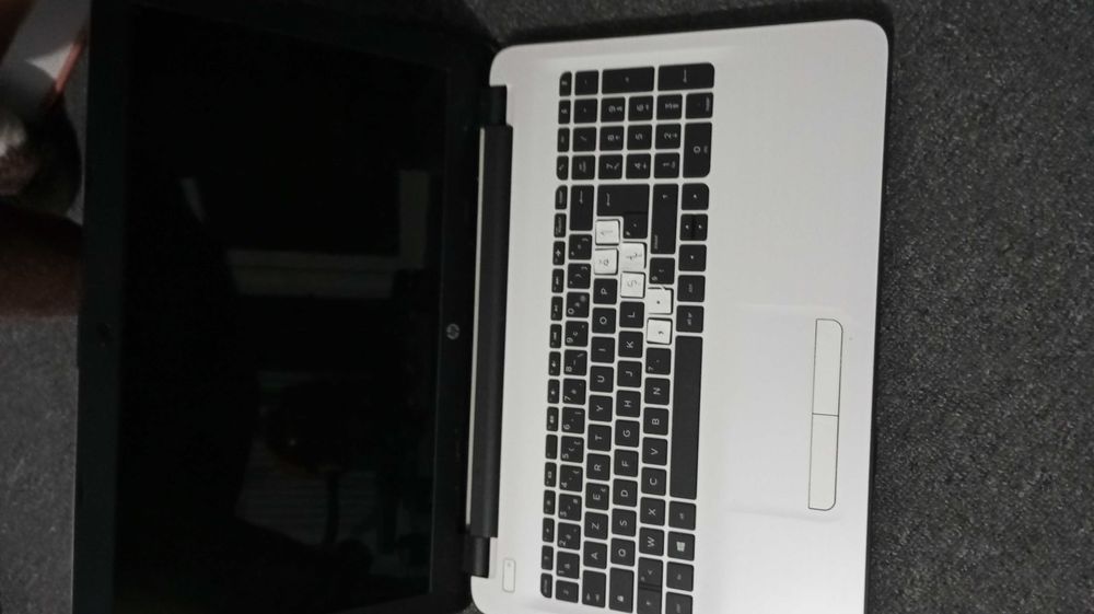 Vînd laptop hp 71025