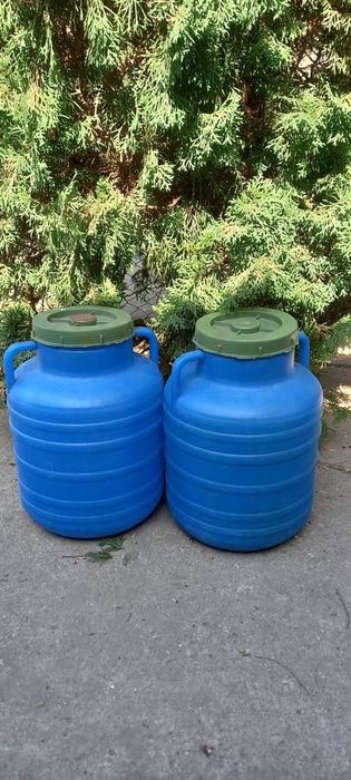 Botoaie/bidoane cu capac  10-20 l