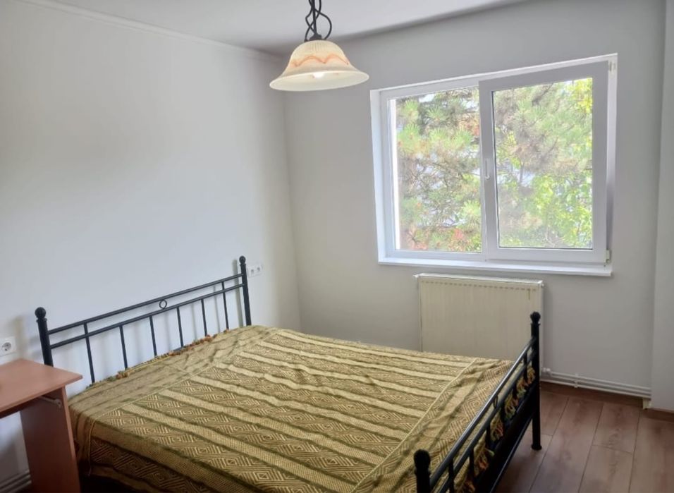 Închiriez apartament