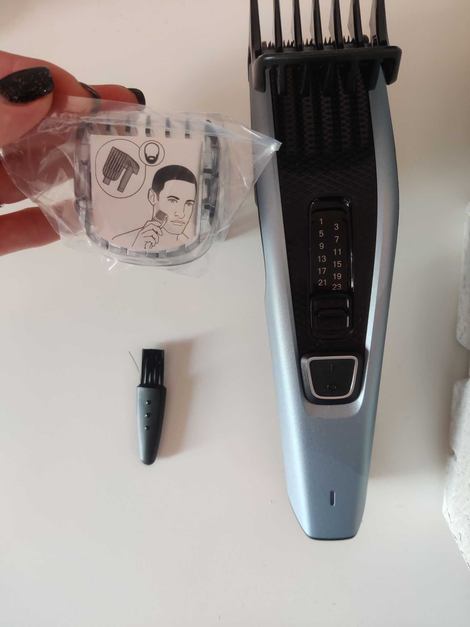 Машинка за подстригване на коса и брада Philips Serie 3000 модел HC353