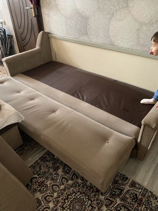 Продам диван-кровать и 2 кресла