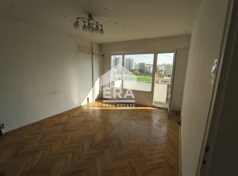 Ексклузивна източна гарсониера за продажба, в жк Младост, Варна, срещу