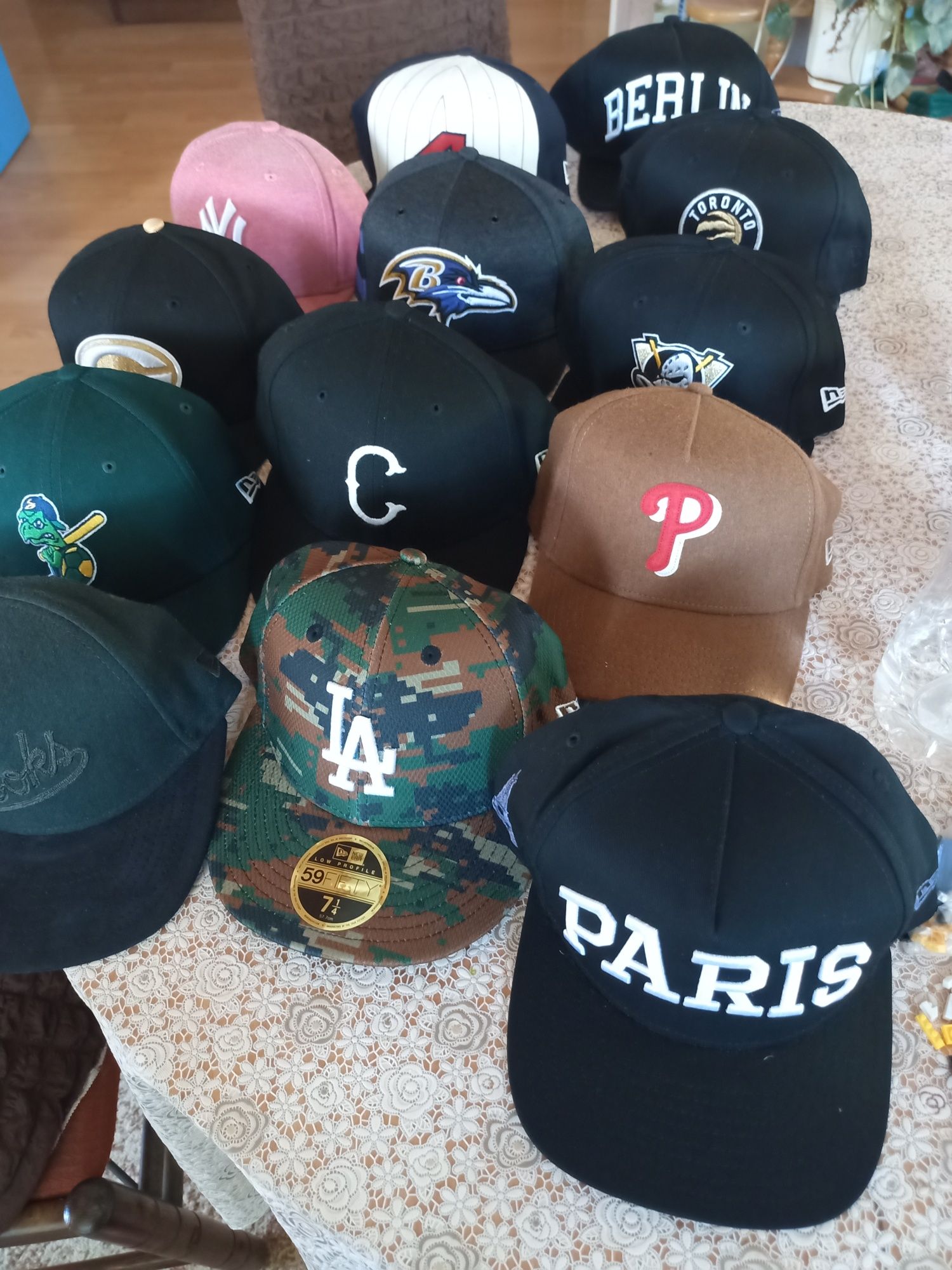 Шапки на NEW ERA  на различни отбори и модели