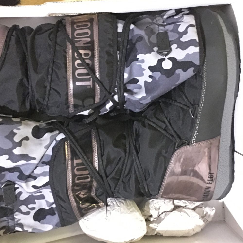 Moon Boot чисто нови