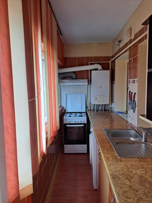 Ofer spre închiriere apartament cu doua camere în zona centru Tg- Jiu