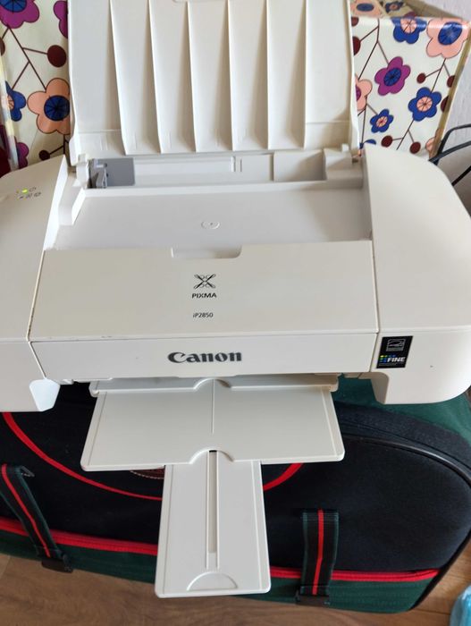 Продавам цветен принтер canon