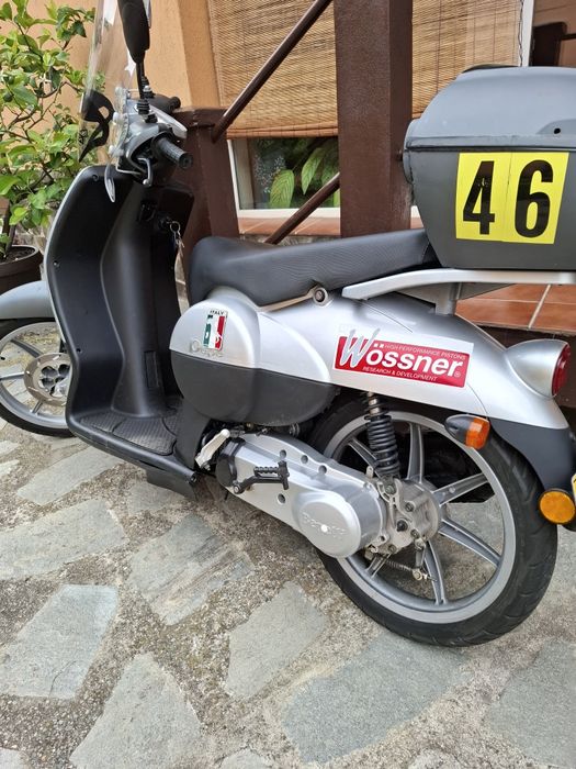 Vand scooter 50 cc ( 80 cc), 2 timpi,  unic propietar, km. 9400,  ITP
