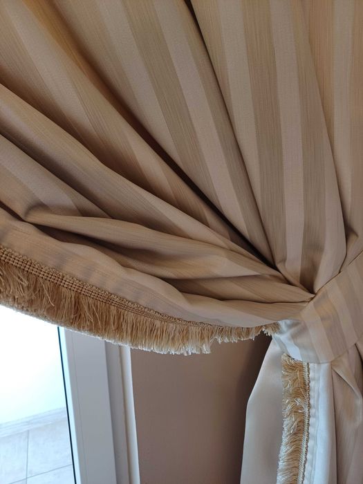 set 2 draperii auriu cu blackout