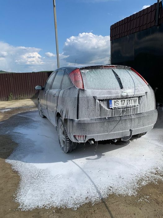 Vând sau schimb Ford focus