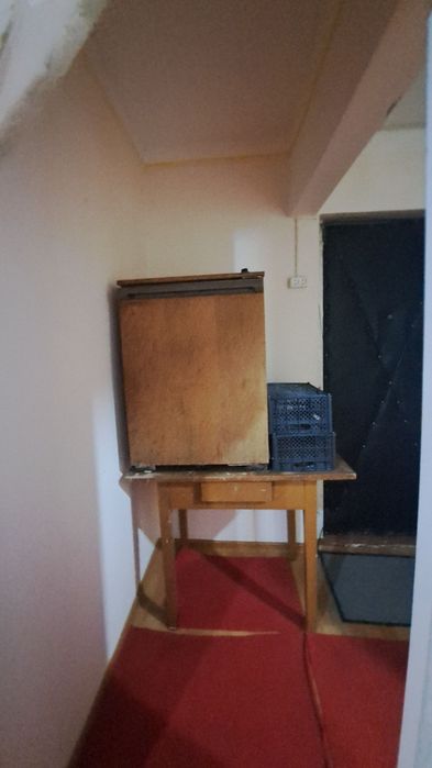 Чирчик шахар 
Октябр  
#1-хона 4-этаж 
Квартира ижарага берилади 
Н