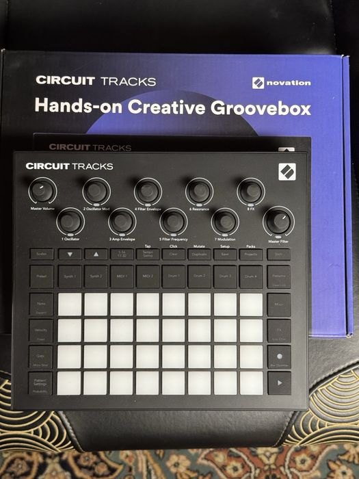Novation Circuit Tracks в новом состоянии midi