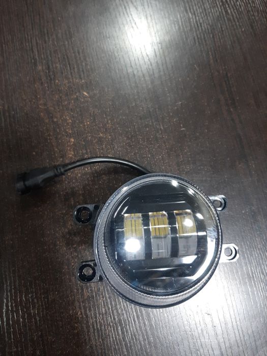 Продам противотуманные фары билед хорошие новые.