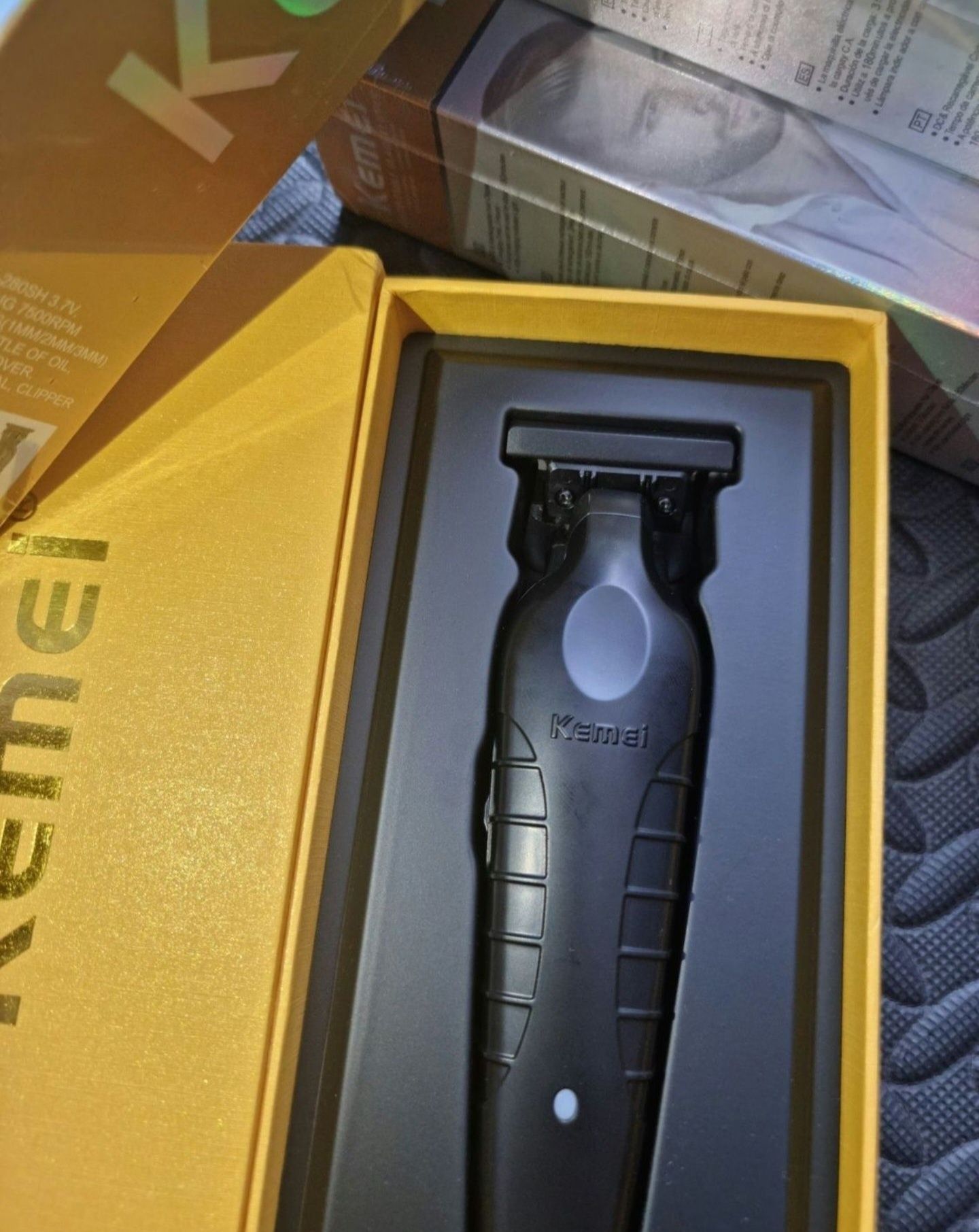 Kemei 2299,0mm,profesionala de contur si barba