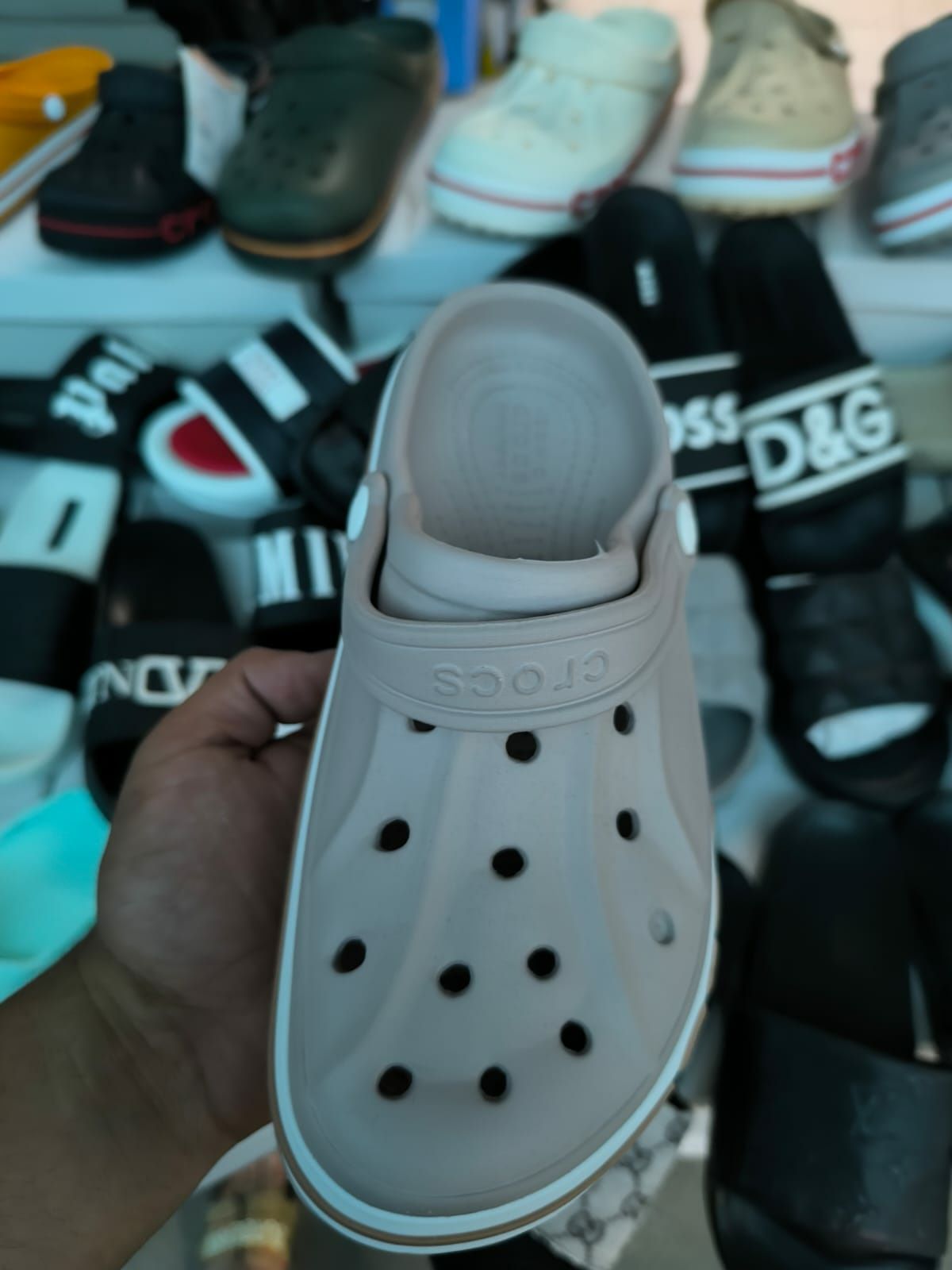 Crocs super oferta calitate superioara mai multe culori modele..lichid