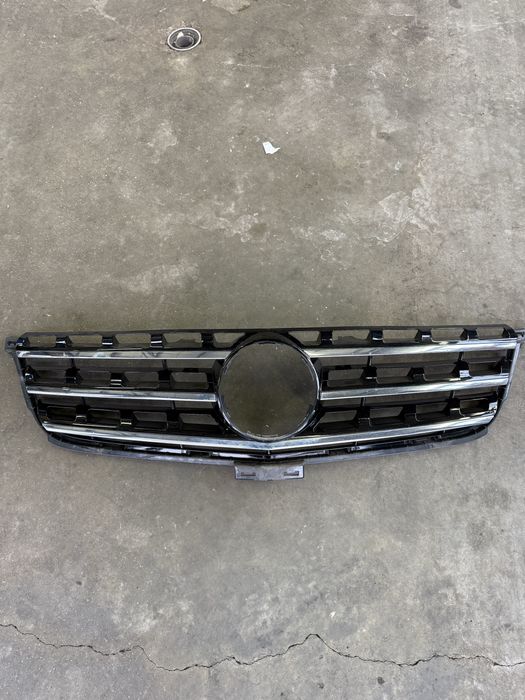 Предна решетка от Mercedes ML w166
