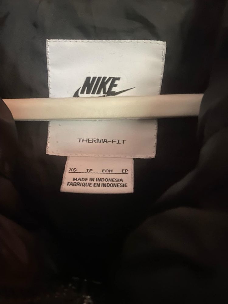 Оригинално яке Nike XS размер