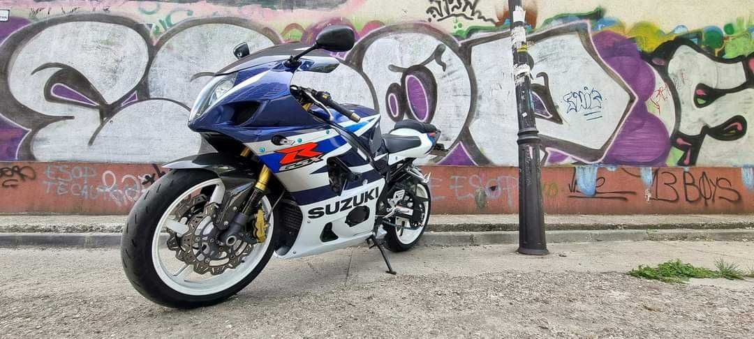 Suzuki GSXR 1000 2004 - 17.000+ km (in crestere) - Citeste anuntul