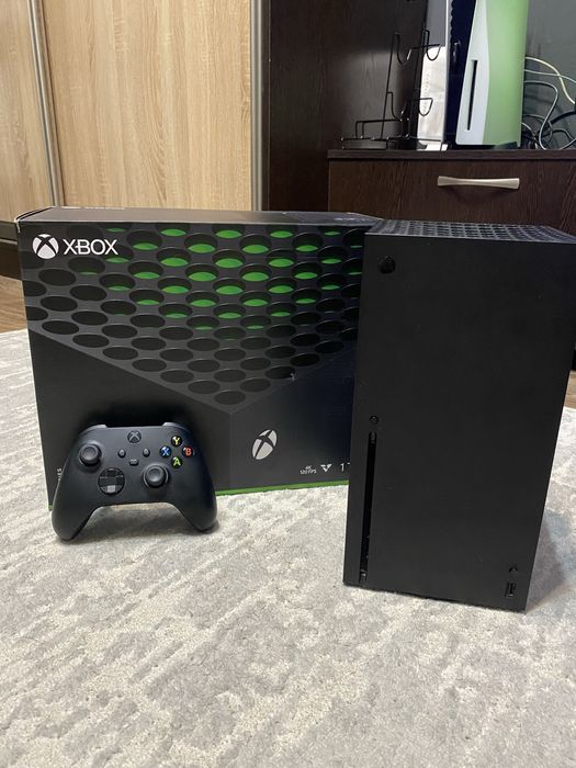 Продам Xbox series X в полном комплекте