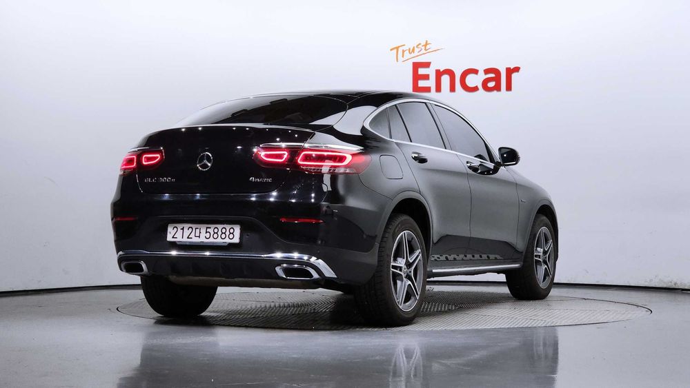 Mercedes-Benz GLC-Class GLC300e 4MATIC Coupe